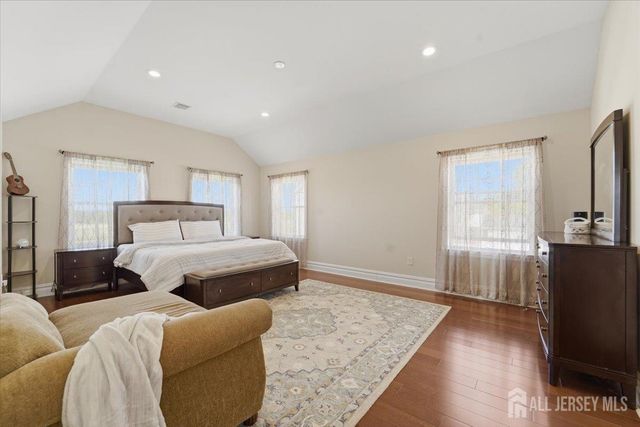 69 Morris Avenue, Piscataway, NJ 08854