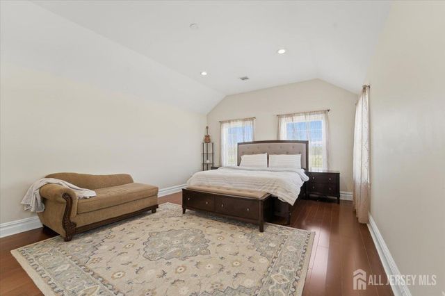 69 Morris Avenue, Piscataway, NJ 08854
