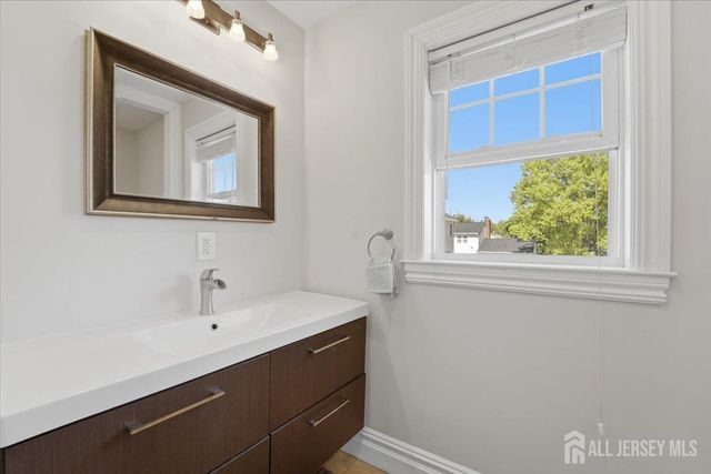 69 Morris Avenue, Piscataway, NJ 08854