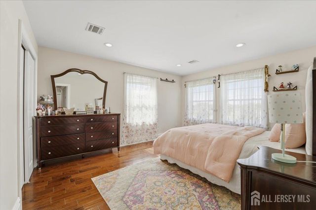 69 Morris Avenue, Piscataway, NJ 08854