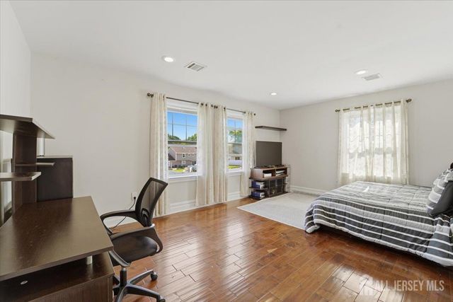 69 Morris Avenue, Piscataway, NJ 08854