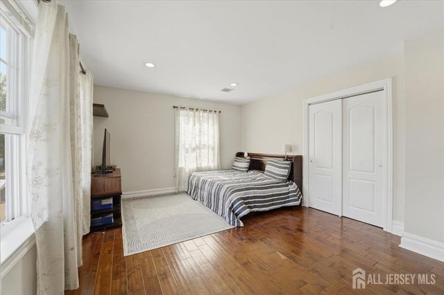 69 Morris Avenue, Piscataway, NJ 08854