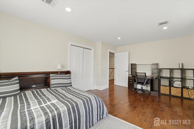 69 Morris Avenue, Piscataway, NJ 08854