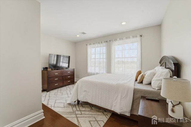 69 Morris Avenue, Piscataway, NJ 08854