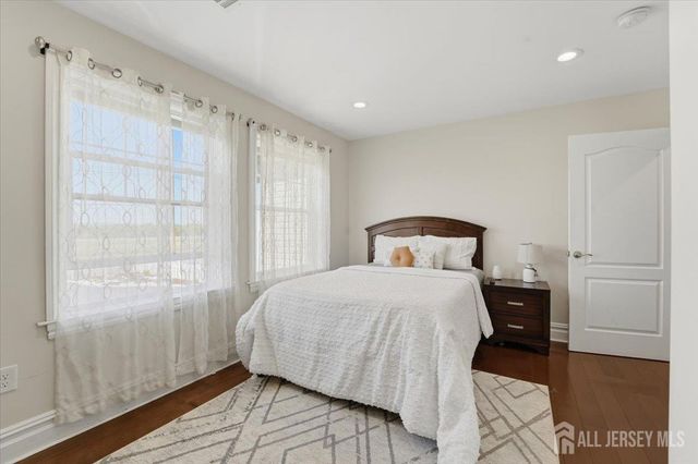 69 Morris Avenue, Piscataway, NJ 08854