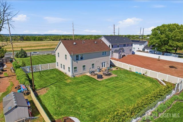 69 Morris Avenue, Piscataway, NJ 08854