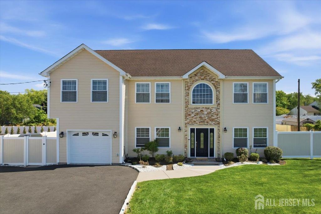 69 Morris Avenue, Piscataway, NJ 08854