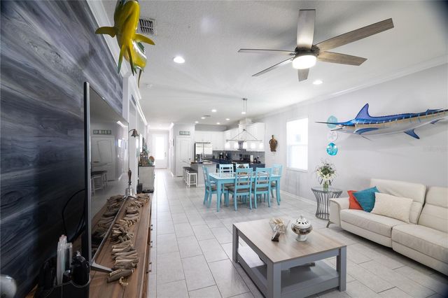 8234 GRAY KINGBIRD DR, Winter Garden, FL 34787