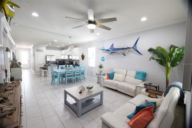 8234 GRAY KINGBIRD DR, Winter Garden, FL 34787