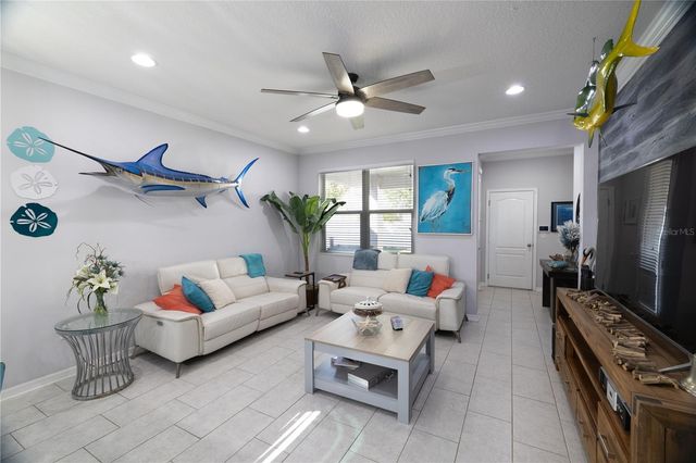 8234 GRAY KINGBIRD DR, Winter Garden, FL 34787