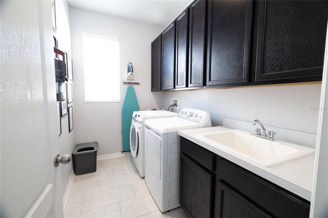 8234 GRAY KINGBIRD DR, Winter Garden, FL 34787