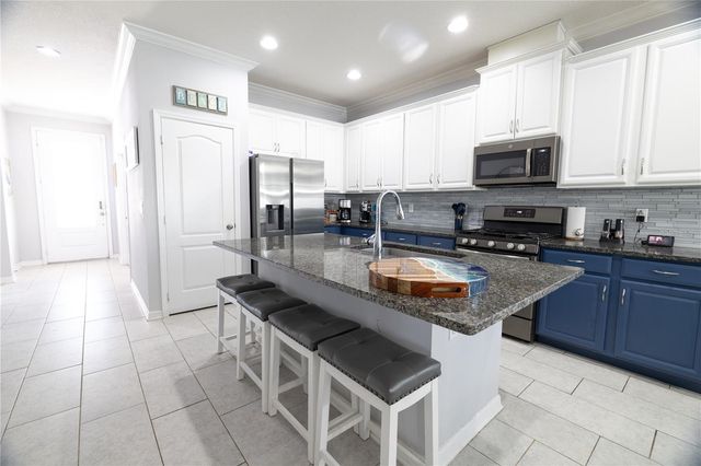 8234 GRAY KINGBIRD DR, Winter Garden, FL 34787