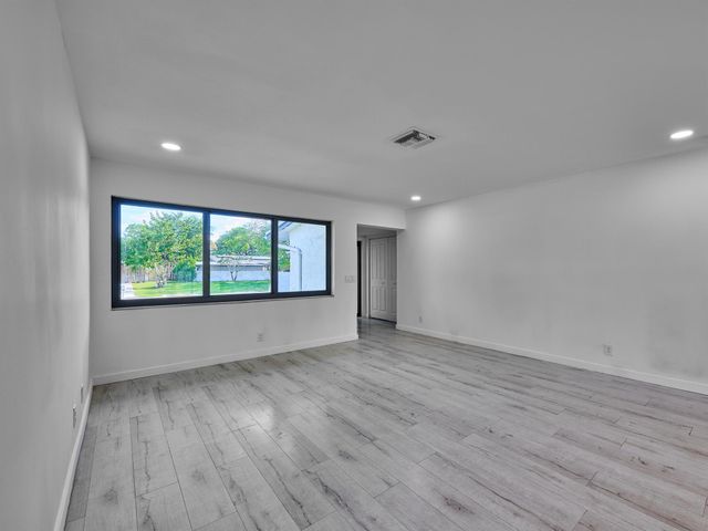 197 Sandpiper Avenue, Royal Palm Beach, FL 33411