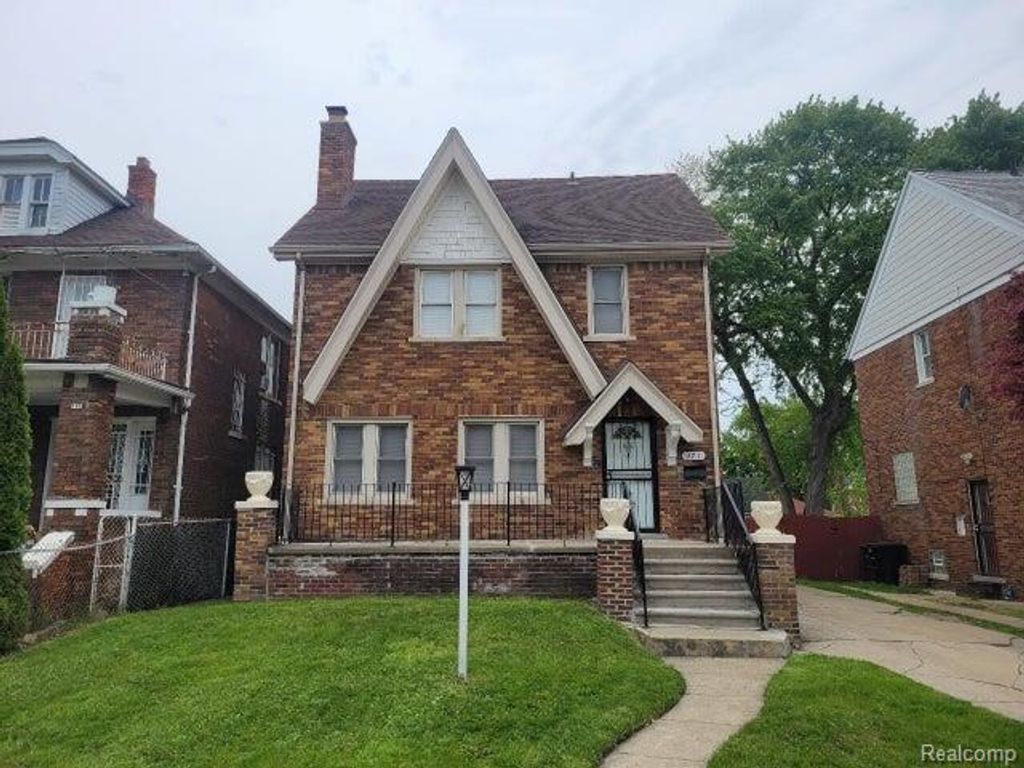 371 Piper Boulevard, Detroit, MI 48215