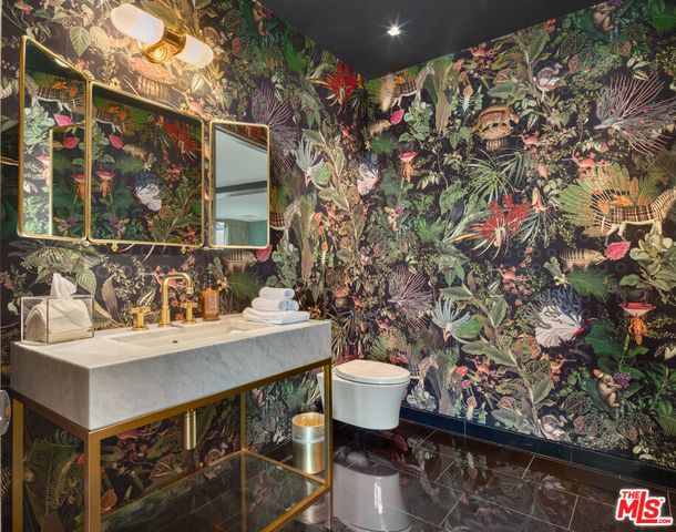 6918 Oporto Drive, Los Angeles, CA 90068