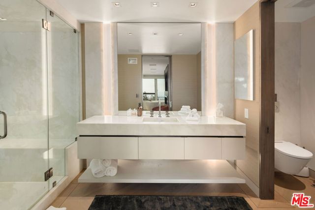 6918 Oporto Drive, Los Angeles, CA 90068