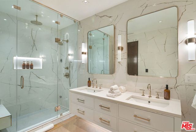 6918 Oporto Drive, Los Angeles, CA 90068