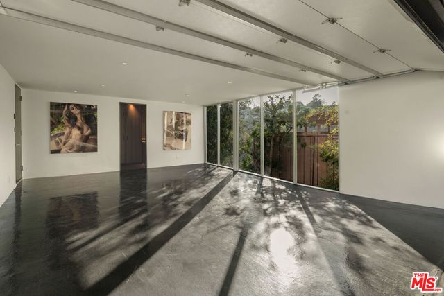 6918 Oporto Drive, Los Angeles, CA 90068