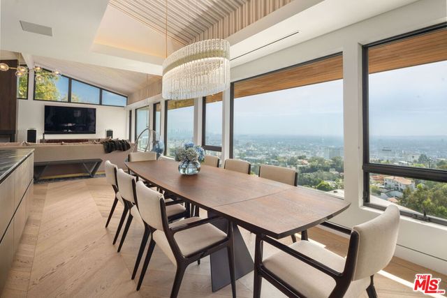 6918 Oporto Drive, Los Angeles, CA 90068