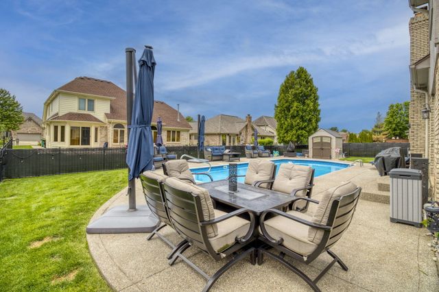 54393 Amber Drive, Macomb, MI 48042