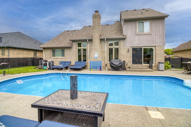 54393 Amber Drive, Macomb, MI 48042