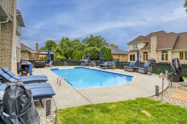 54393 Amber Drive, Macomb, MI 48042