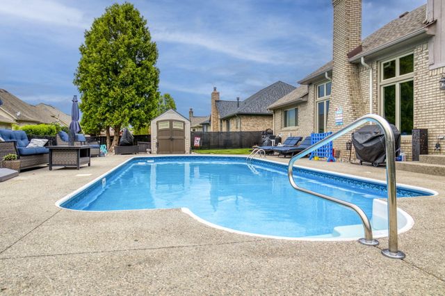 54393 Amber Drive, Macomb, MI 48042