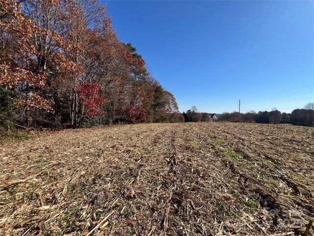 000 Sam Poole Lane, Taylorsville, NC 28681