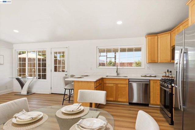 27409 Capri Ave, Hayward, CA 94545