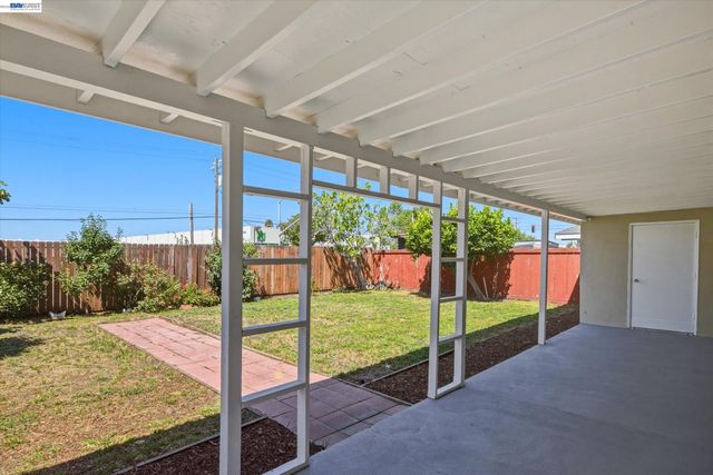 27409 Capri Ave, Hayward, CA 94545