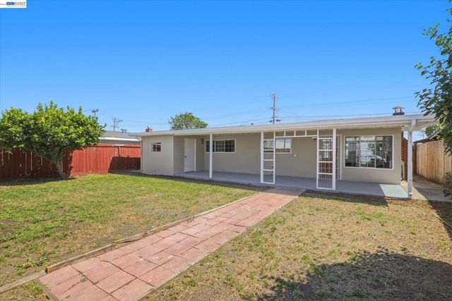 27409 Capri Ave, Hayward, CA 94545
