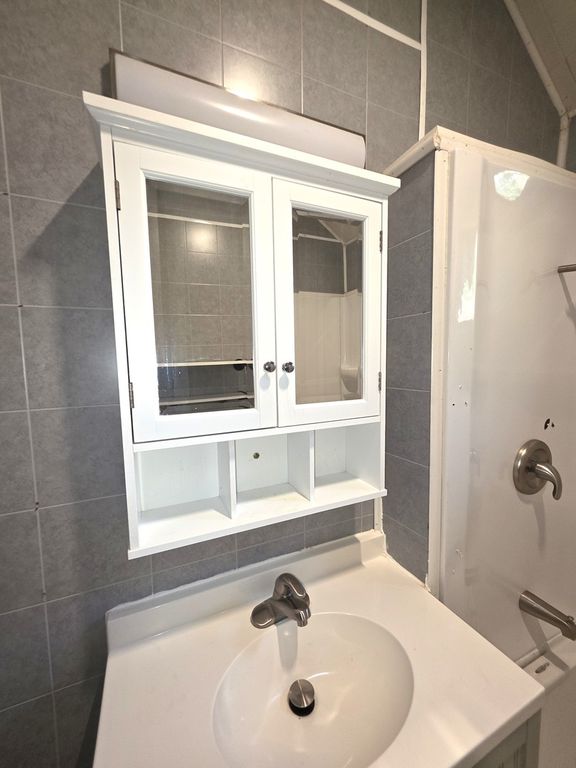 Image 31 of property listing at 639 S Pine Street, Centralia, IL 62801