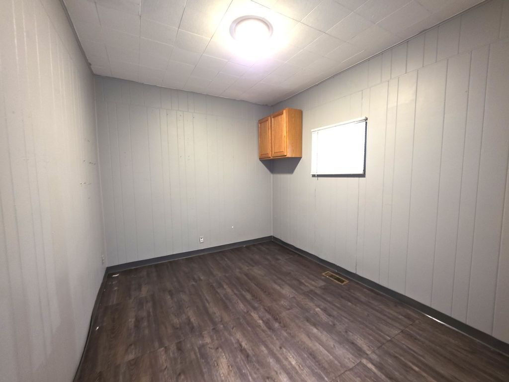 Image 32 of property listing at 639 S Pine Street, Centralia, IL 62801