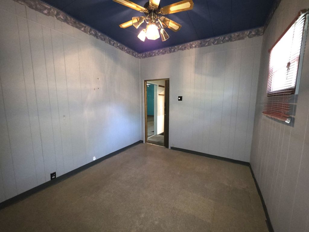 Image 36 of property listing at 639 S Pine Street, Centralia, IL 62801