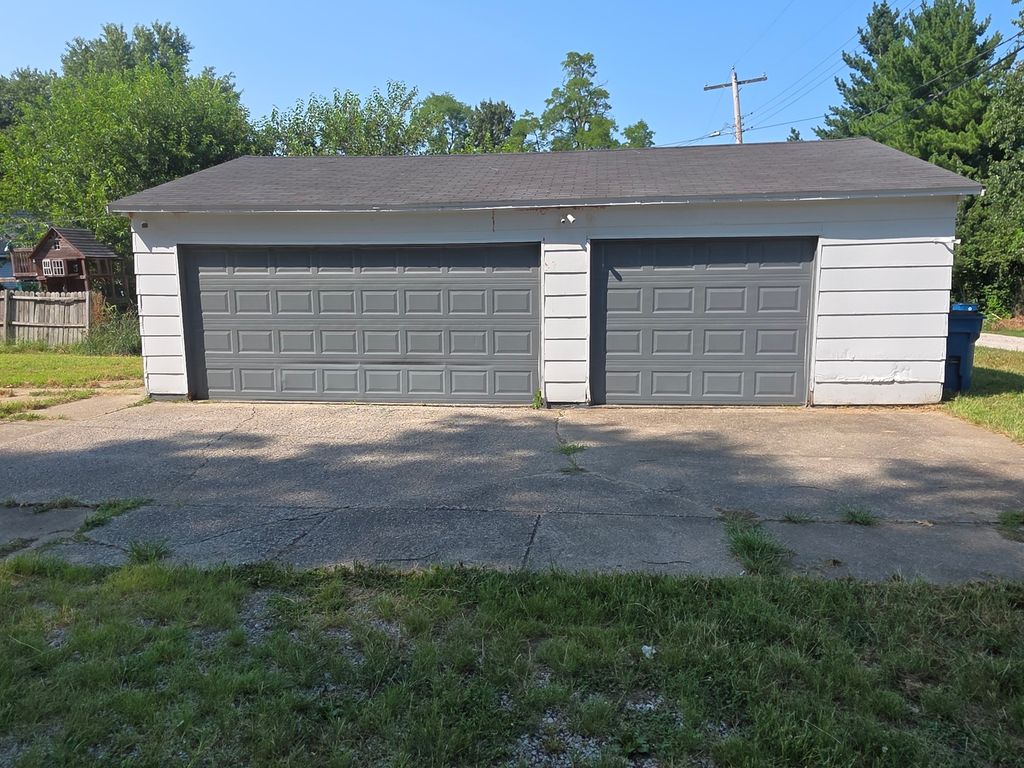 Image 59 of property listing at 639 S Pine Street, Centralia, IL 62801
