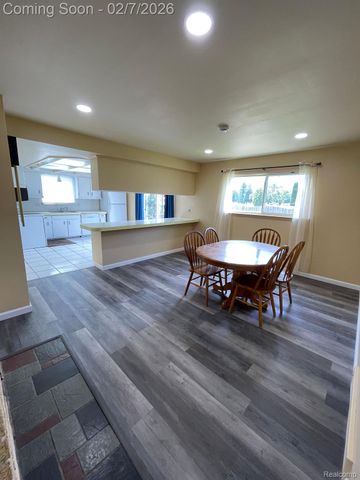 30987 BOEWE Drive, Warren, MI 48092