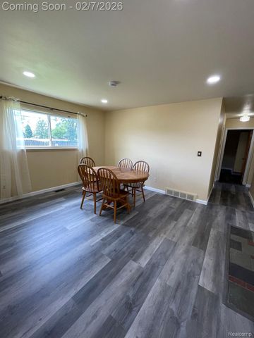 30987 BOEWE Drive, Warren, MI 48092