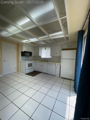 30987 BOEWE Drive, Warren, MI 48092