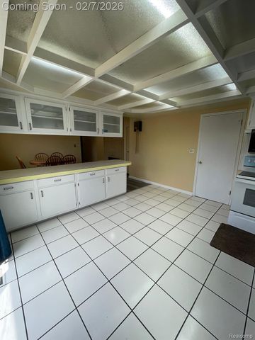 30987 BOEWE Drive, Warren, MI 48092