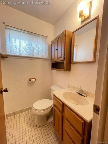 30987 BOEWE Drive, Warren, MI 48092