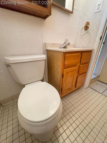 30987 BOEWE Drive, Warren, MI 48092