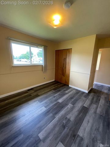 30987 BOEWE Drive, Warren, MI 48092