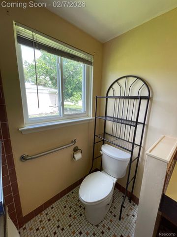 30987 BOEWE Drive, Warren, MI 48092