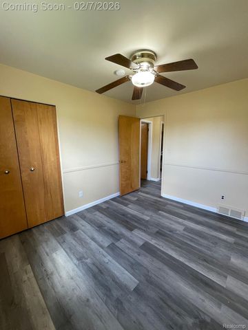 30987 BOEWE Drive, Warren, MI 48092