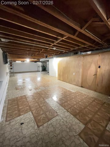 30987 BOEWE Drive, Warren, MI 48092