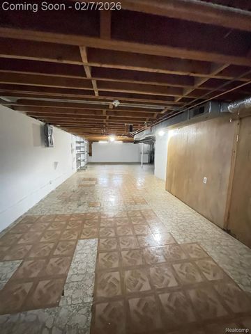 30987 BOEWE Drive, Warren, MI 48092