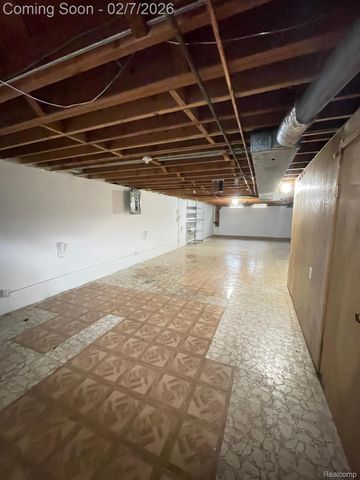 30987 BOEWE Drive, Warren, MI 48092