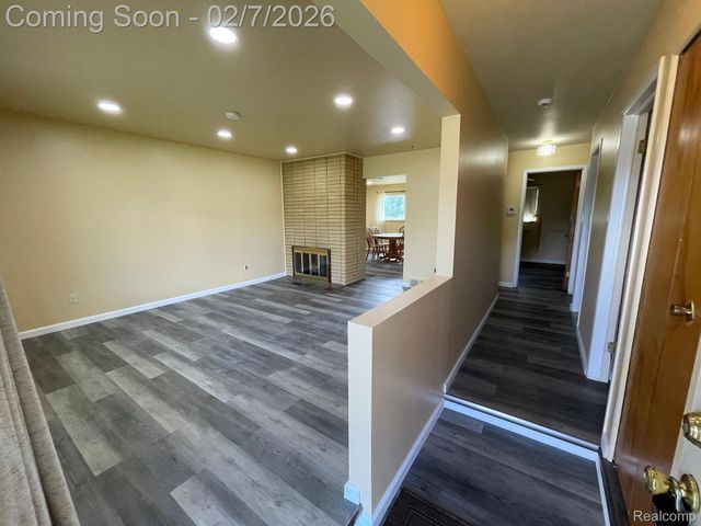 30987 BOEWE Drive, Warren, MI 48092