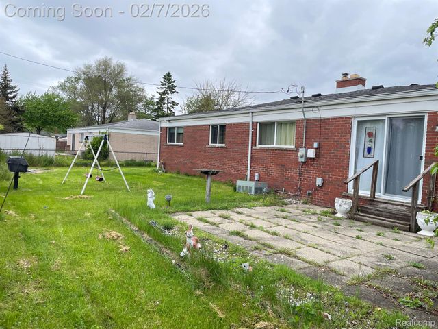 30987 BOEWE Drive, Warren, MI 48092