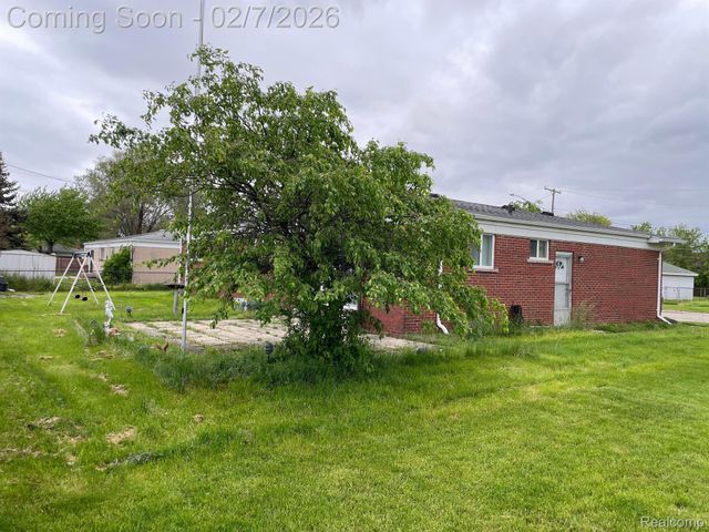 30987 BOEWE Drive, Warren, MI 48092